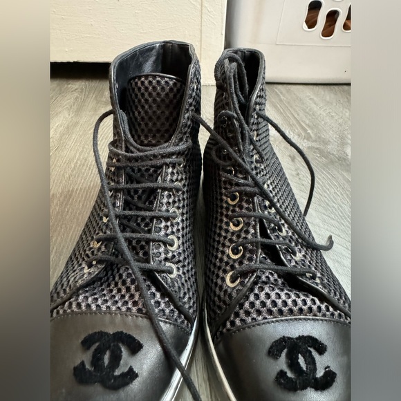 Chanel Boot size 38 Original, No Box With Discount $400 - Picture 12 of 12